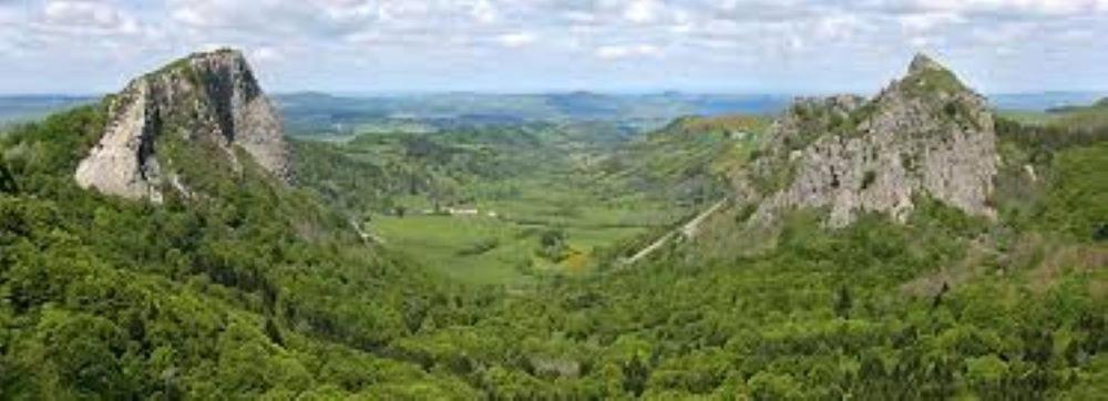 Lilas, Gite Saint Antoine, Orcival, Entre Sancy Et Volcans. Extérieur photo